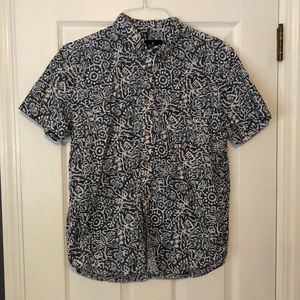 American Eagle Short Sleeve Button Down